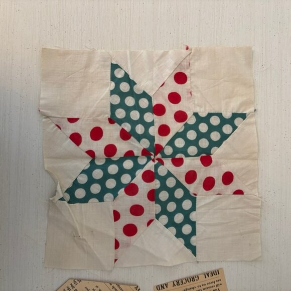 Vintage handmade Ohio Star quilt square red green - Picture 3 of 8